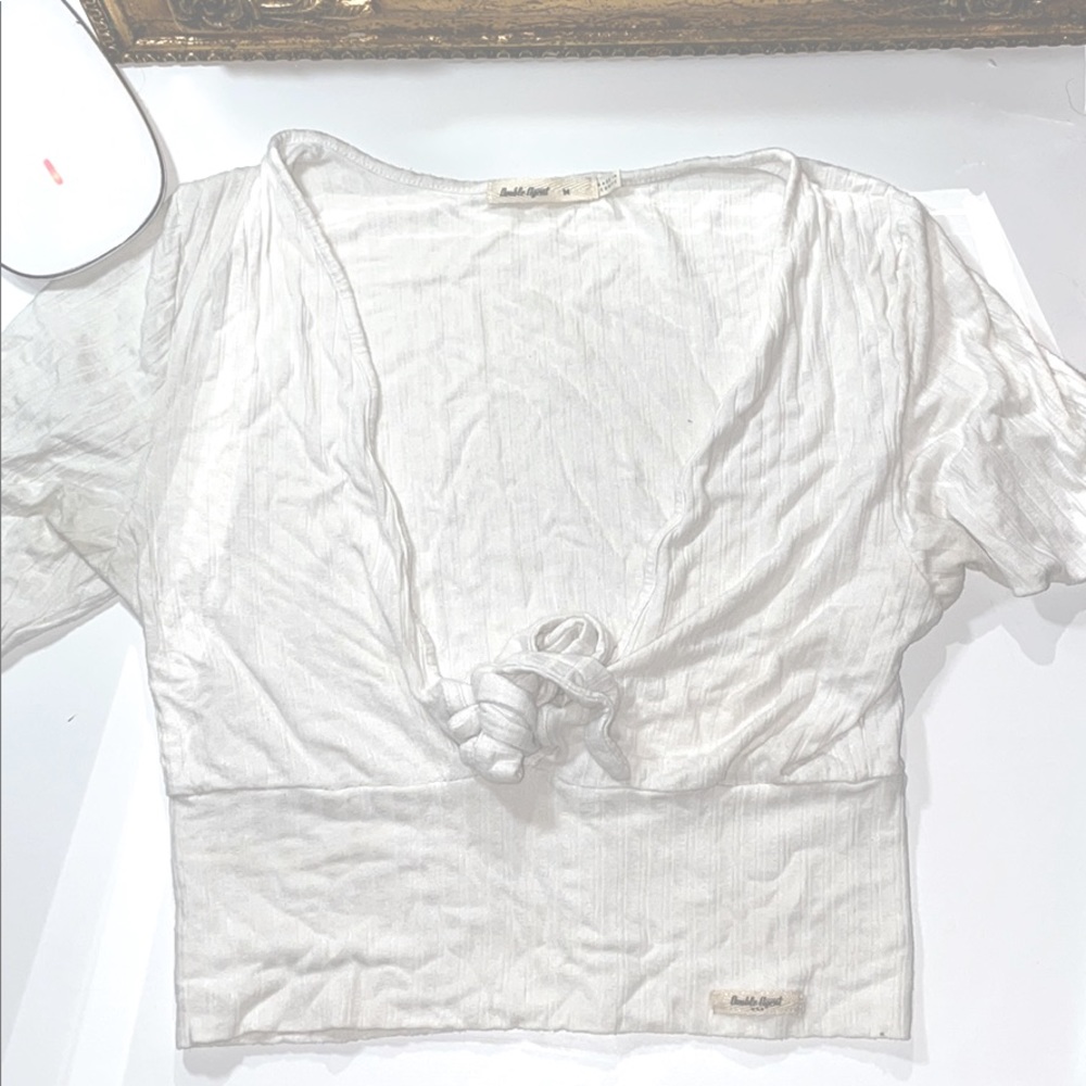 White V-neck crop top